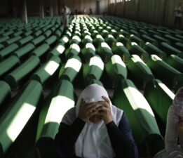 Dünya Srebrenitsa’yı andı