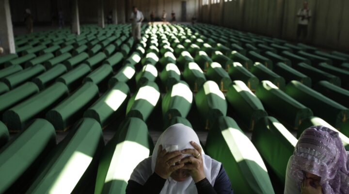 Dünya Srebrenitsa’yı andı