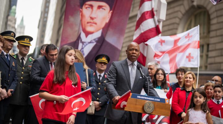 Türk casusluğuyla suçlanan New York belediye başkanına beraat